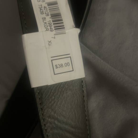 Nike size 34 belt grey and black reverse able - Picture 3 of 3